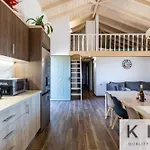 Leo's Red Stone & White Stone Made Villas, 2 With Private Pool In Village * 卡拉瓦杜斯