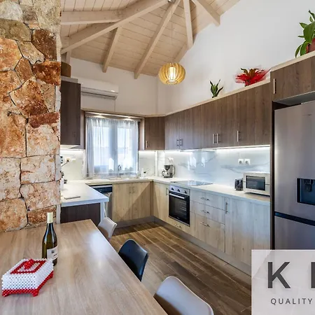 Leo's Red Stone & White Stone Made Villas, 2 With Private Pool In Village * Karavádhos