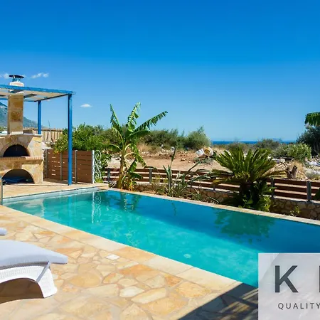 Leo's Red Stone & White Stone Made Villas, 2 With Private Pool In Village *