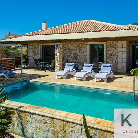 Leo's Red Stone & White Stone Made Villas, 2 With Private Pool In Village 빌라 Karavádhos
