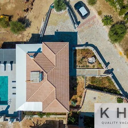 Villa Leo's Red Stone & White Stone Made Villas, 2 With Private Pool In Village *