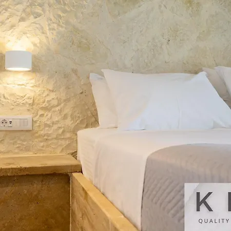 Leo's Red Stone & White Stone Made Villas, 2 With Private Pool In Village *