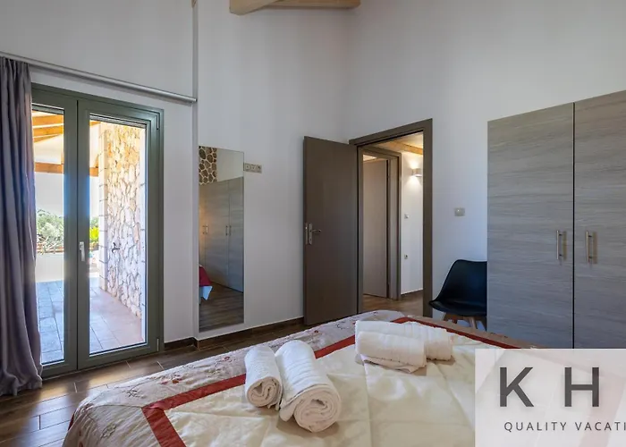 Leo's Red Stone & White Stone Made Villas, 2 With Private Pool In Village *