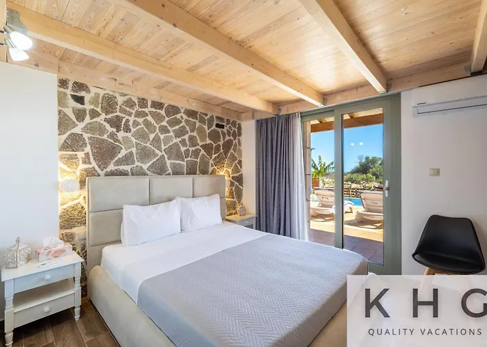 Leo's Red Stone & White Stone Made Villas, 2 With Private Pool In Village Karavados