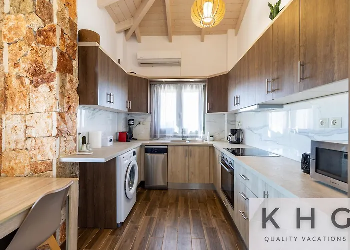 וילה Leo's Red Stone & White Stone Made Villas, 2 With Private Pool In Village