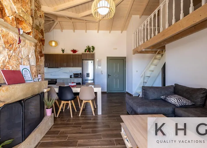 Leo's Red Stone & White Stone Made Villas, 2 With Private Pool In Village וילה Karavádhos