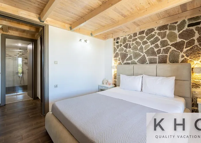 Leo's Red Stone & White Stone Made Villas, 2 With Private Pool In Village וילה