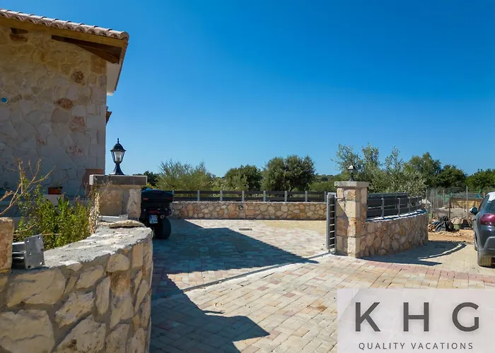 Villa Leo's Red Stone & White Stone Made Villas, 2 With Private Pool In Village *