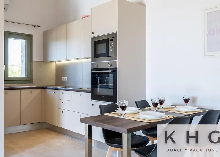 וילה Leo's Red Stone & White Stone Made Villas, 2 With Private Pool In Village