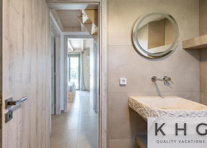 Leo's Red Stone & White Stone Made Villas, 2 With Private Pool In Village Villa Karavados