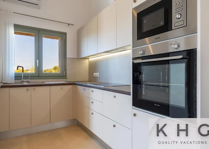 Villa Leo's Red Stone & White Stone Made Villas, 2 With Private Pool In Village Karavados