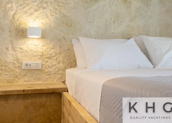 Leo's Red Stone & White Stone Made Villas, 2 With Private Pool In Village *